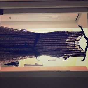 SLNY Woman’s Champagne and Navy Dress